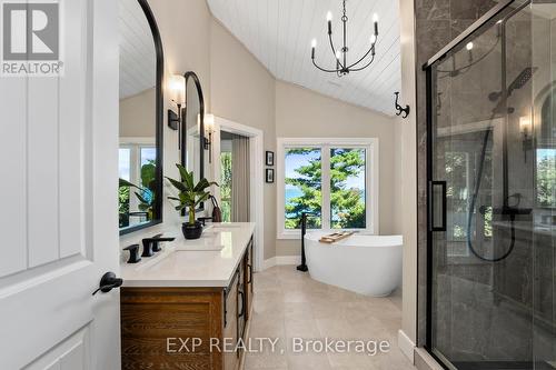 21 Pinery Lane, Georgina, ON - Indoor Photo Showing Bathroom