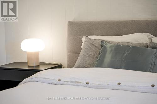 100 Rusty Crestway, Toronto, ON - Indoor Photo Showing Bedroom