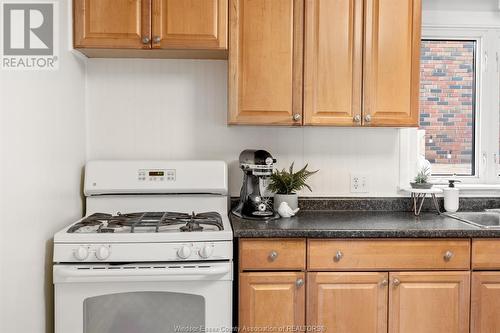 36 Arnold Street, Chatham, ON - Indoor Photo Showing Kitchen