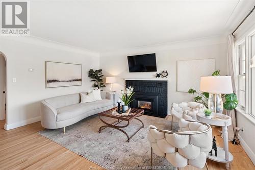 36 Arnold Street, Chatham, ON - Indoor Photo Showing Living Room With Fireplace