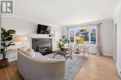 36 Arnold Street, Chatham, ON - Indoor Photo Showing Living Room With Fireplace