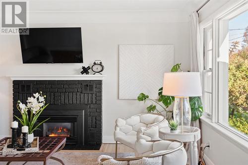 36 Arnold Street, Chatham, ON - Indoor Photo Showing Living Room With Fireplace