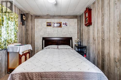 2045 Arner Townline, Essex, ON - Indoor Photo Showing Bedroom