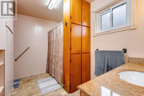 2045 Arner Townline, Essex, ON - Indoor Photo Showing Bathroom