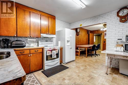 2045 Arner Townline, Essex, ON - Indoor Photo Showing Kitchen With Double Sink