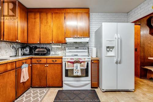 2045 Arner Townline, Essex, ON - Indoor Photo Showing Kitchen