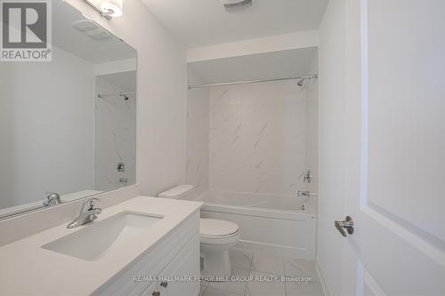 11 Sagewood Avenue, Barrie, ON - Indoor Photo Showing Bathroom