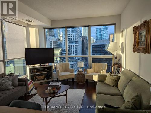 1507 - 1 Scott Street, Toronto, ON - Indoor Photo Showing Living Room