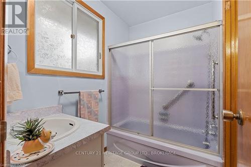 715 High Gate Park Drive, Kingston (South Of Taylor-Kidd Blvd), ON - Indoor Photo Showing Bathroom