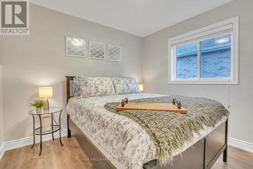 414 Greenwood Drive, Essa, ON - Indoor Photo Showing Bedroom