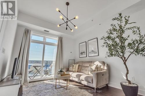 410 - 5020 Corporate Drive, Burlington, ON - Indoor Photo Showing Living Room