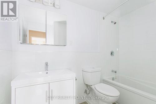 Ph9 - 666 Spadina Avenue, Toronto, ON - Indoor Photo Showing Bathroom