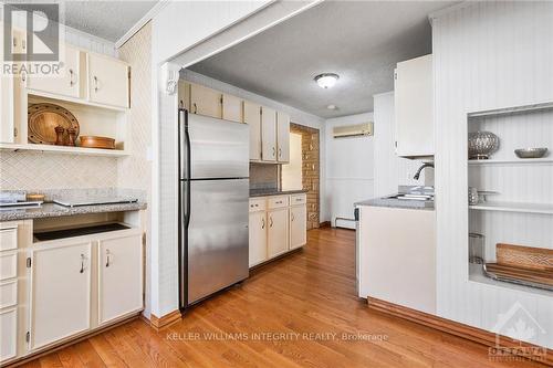 155 Glynn Avenue, Ottawa, ON - Indoor Photo Showing Kitchen