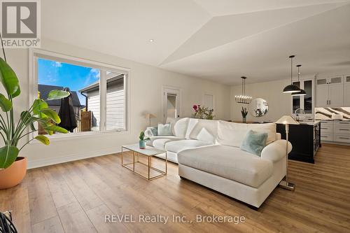 59 - 144 Port Robinson Road, Pelham (662 - Fonthill), ON - Indoor Photo Showing Living Room