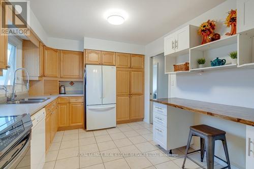 47 Westfield Drive, St. Catharines, ON - Indoor Photo Showing Kitchen With Double Sink