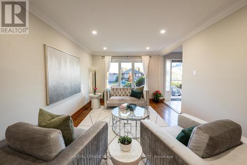 80 Shandon Drive, Toronto, ON - Indoor Photo Showing Living Room