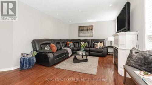 74 Earl Grey Crescent, Brampton, ON - Indoor Photo Showing Living Room