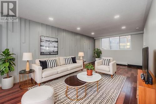 550 Parkview Crescent, Cambridge, ON - Indoor Photo Showing Living Room