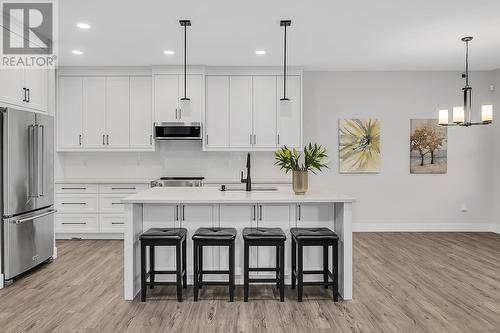 1938 Hemmerling Court, Kelowna, BC - Indoor Photo Showing Kitchen With Upgraded Kitchen