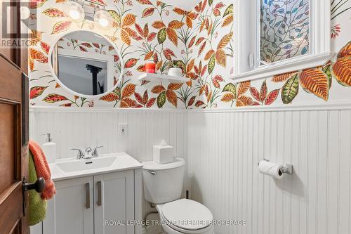 136 Langarth Street E, London, ON - Indoor Photo Showing Bathroom