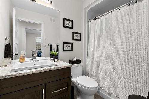 247 Leclerc Bay, St Adolphe, MB - Indoor Photo Showing Bathroom