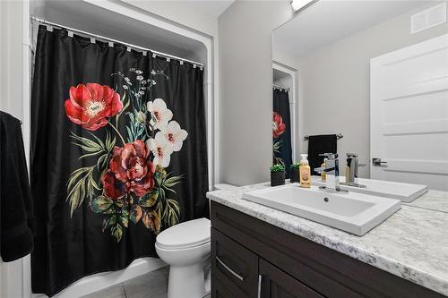 247 Leclerc Bay, St Adolphe, MB - Indoor Photo Showing Bathroom