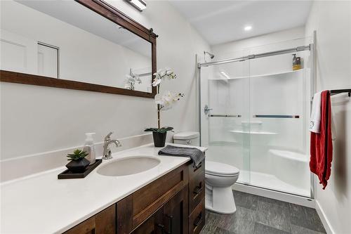 247 Leclerc Bay, St Adolphe, MB - Indoor Photo Showing Bathroom