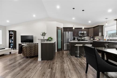 247 Leclerc Bay, St Adolphe, MB - Indoor Photo Showing Kitchen With Upgraded Kitchen