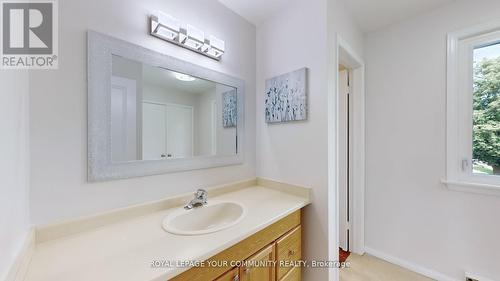 20 Elkpath Avenue, Toronto, ON - Indoor Photo Showing Bathroom