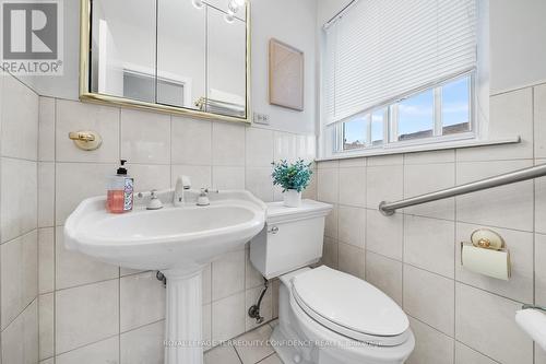 132 Meadowbank Road, Toronto, ON - Indoor Photo Showing Bathroom