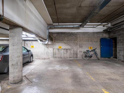 Parking - 2-2594 Av. Bennett, Montréal (Mercier/Hochelaga-Maisonneuve), QC - Indoor Photo Showing Garage