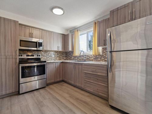 Cuisine - 9 Rue Des Églantiers, Gatineau (Hull), QC - Indoor Photo Showing Kitchen With Upgraded Kitchen