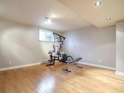 Salle familiale - 365 Rue Hector, Laval (Fabreville), QC - Indoor Photo Showing Gym Room