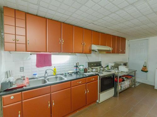 Kitchen - 5558  - 5564 Grande Allée, Longueuil (Saint-Hubert), QC - Indoor Photo Showing Kitchen With Double Sink