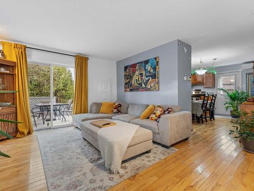 Salon - 24 Rue Paquette, Saint-Jean-Sur-Richelieu, QC - Indoor Photo Showing Living Room