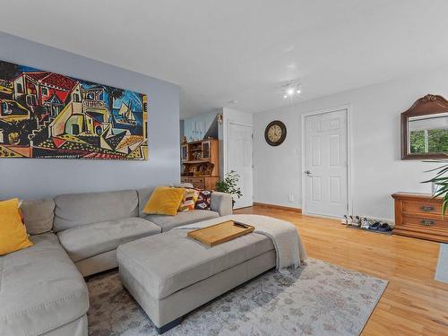 Salon - 24 Rue Paquette, Saint-Jean-Sur-Richelieu, QC - Indoor Photo Showing Living Room