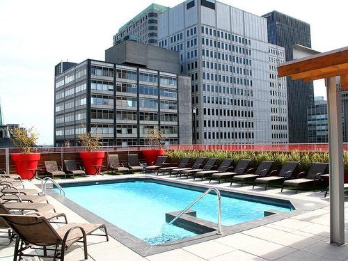 Pool - 230-1200 Rue St-Alexandre, Montréal (Ville-Marie), QC - Outdoor With In Ground Pool