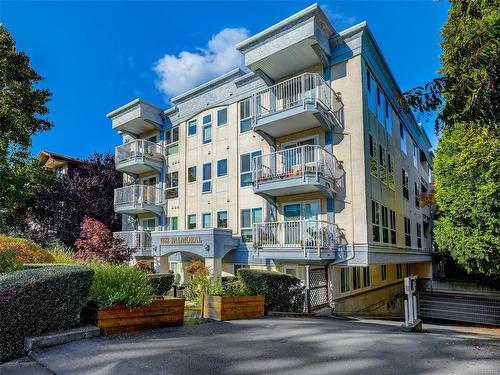 305-1028 Balmoral Rd, Victoria, BC - Outdoor With Balcony With Facade