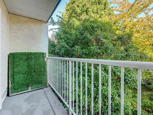 305-1028 Balmoral Rd, Victoria, BC - Outdoor With Balcony