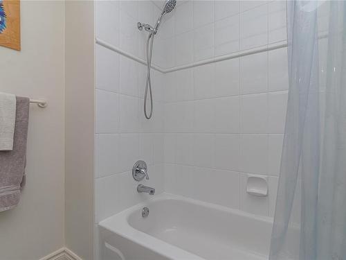 606-540 Stewart Ave, Nanaimo, BC - Indoor Photo Showing Bathroom