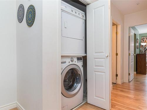 606-540 Stewart Ave, Nanaimo, BC - Indoor Photo Showing Laundry Room