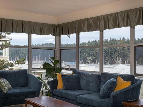 606-540 Stewart Ave, Nanaimo, BC - Indoor Photo Showing Living Room