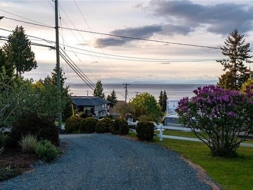 661 Belyea Rd, Qualicum Beach, BC 