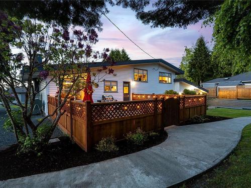 661 Belyea Rd, Qualicum Beach, BC 