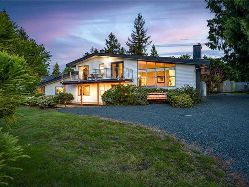 661 Belyea Rd, Qualicum Beach, BC 