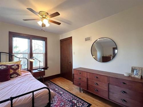 1401 Cuthbertson Place, Thunder Bay, ON - Indoor Photo Showing Bedroom