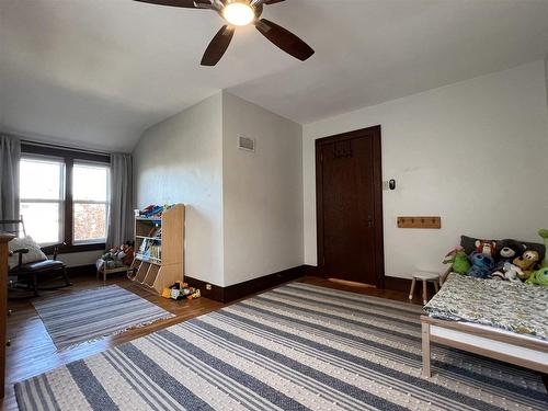 1401 Cuthbertson Place, Thunder Bay, ON - Indoor Photo Showing Bedroom