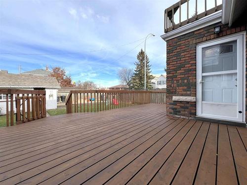 1401 Cuthbertson Place, Thunder Bay, ON - Outdoor With Deck Patio Veranda With Exterior