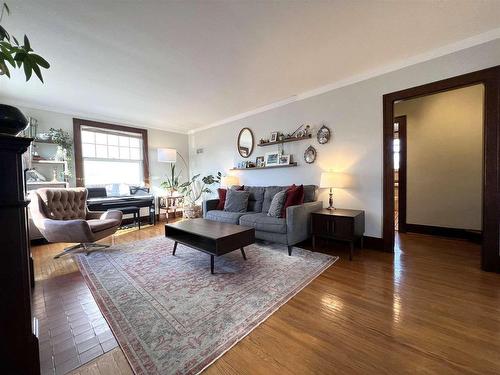 1401 Cuthbertson Place, Thunder Bay, ON - Indoor Photo Showing Living Room