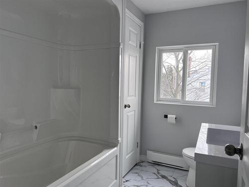 61 Stevens Avenue, Marathon, ON - Indoor Photo Showing Bathroom